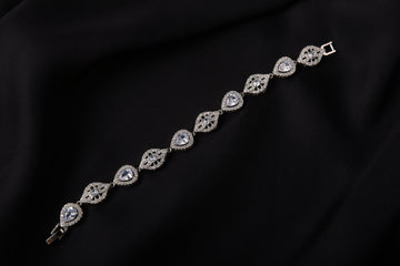 Elegant Teardrop Crystal Bracelet