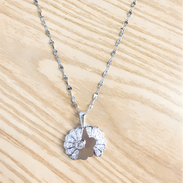 Elegant Floral Diamond Pendant Necklace